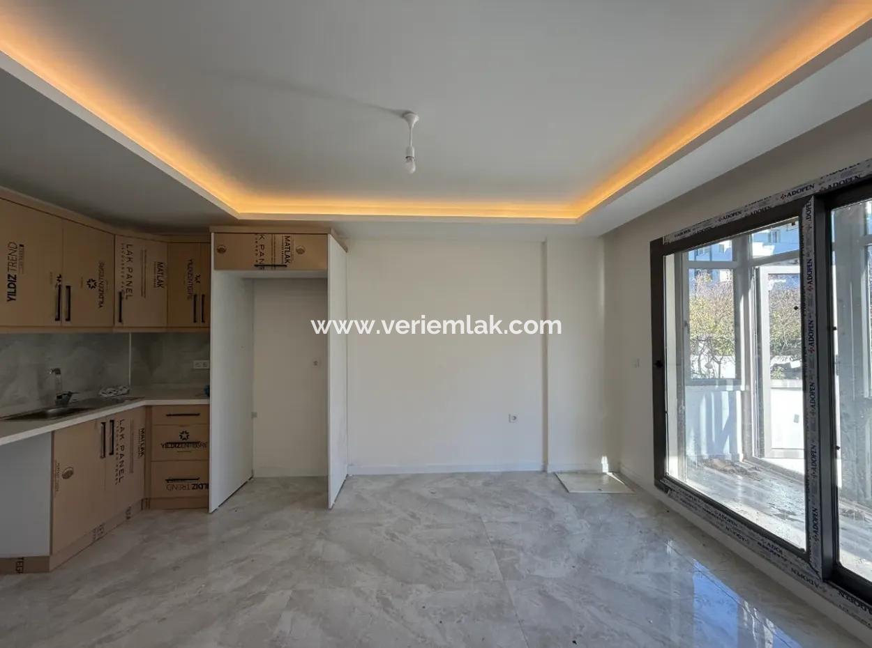 Camikebir’de Merkezde Kış Bahçeli 1+1