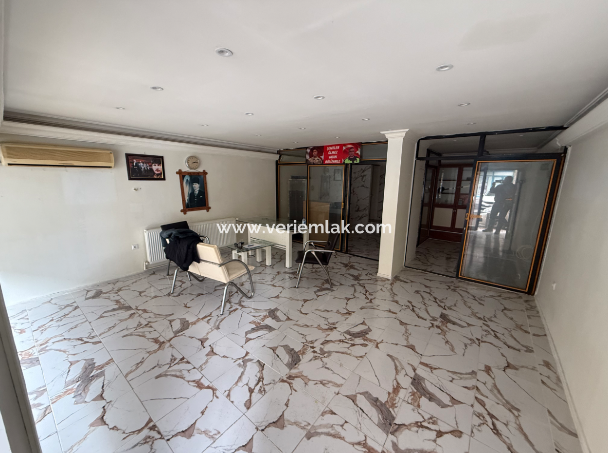 Tarihi Asansör Karşısı Mithatpaşa Caddesi Üzeri 55 M2 Kupon Dükkan