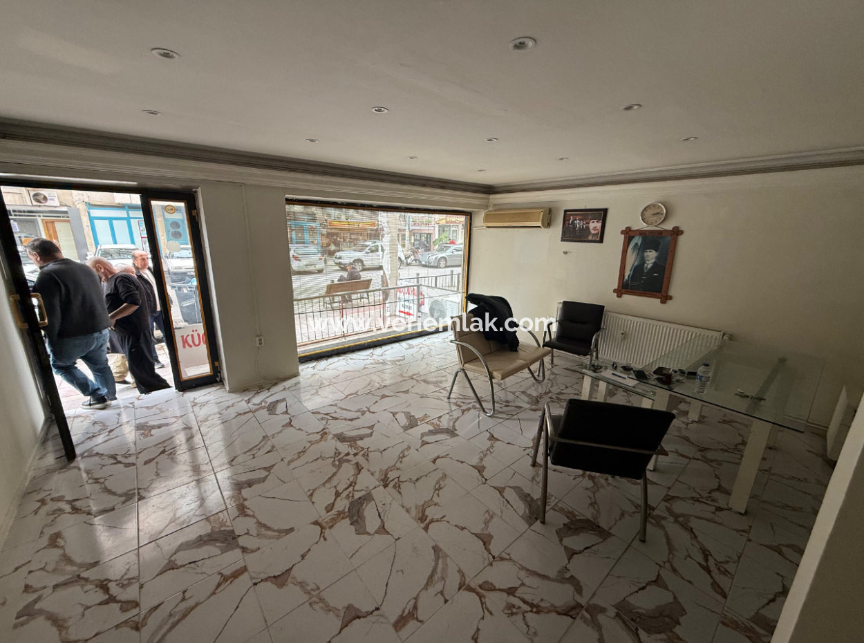 Tarihi Asansör Karşısı Mithatpaşa Caddesi Üzeri 55 M2 Kupon Dükkan