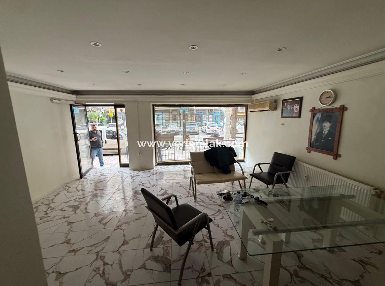 Tarihi Asansör Karşısı Mithatpaşa Caddesi Üzeri 55 M2 Kupon Dükkan