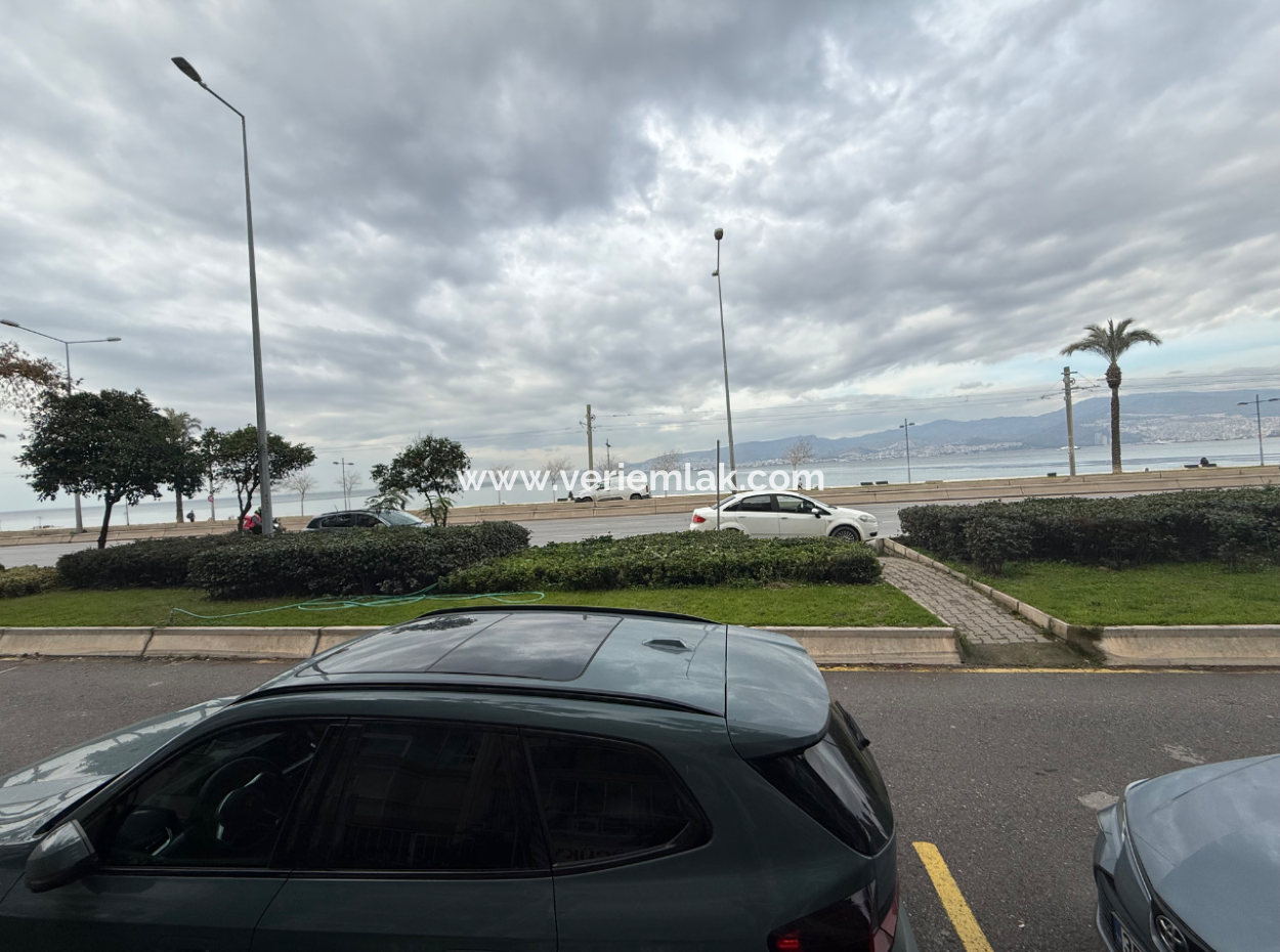 Tarihi Asansör Karşısı Mithatpaşa Caddesi Üzeri 55 M2 Kupon Dükkan