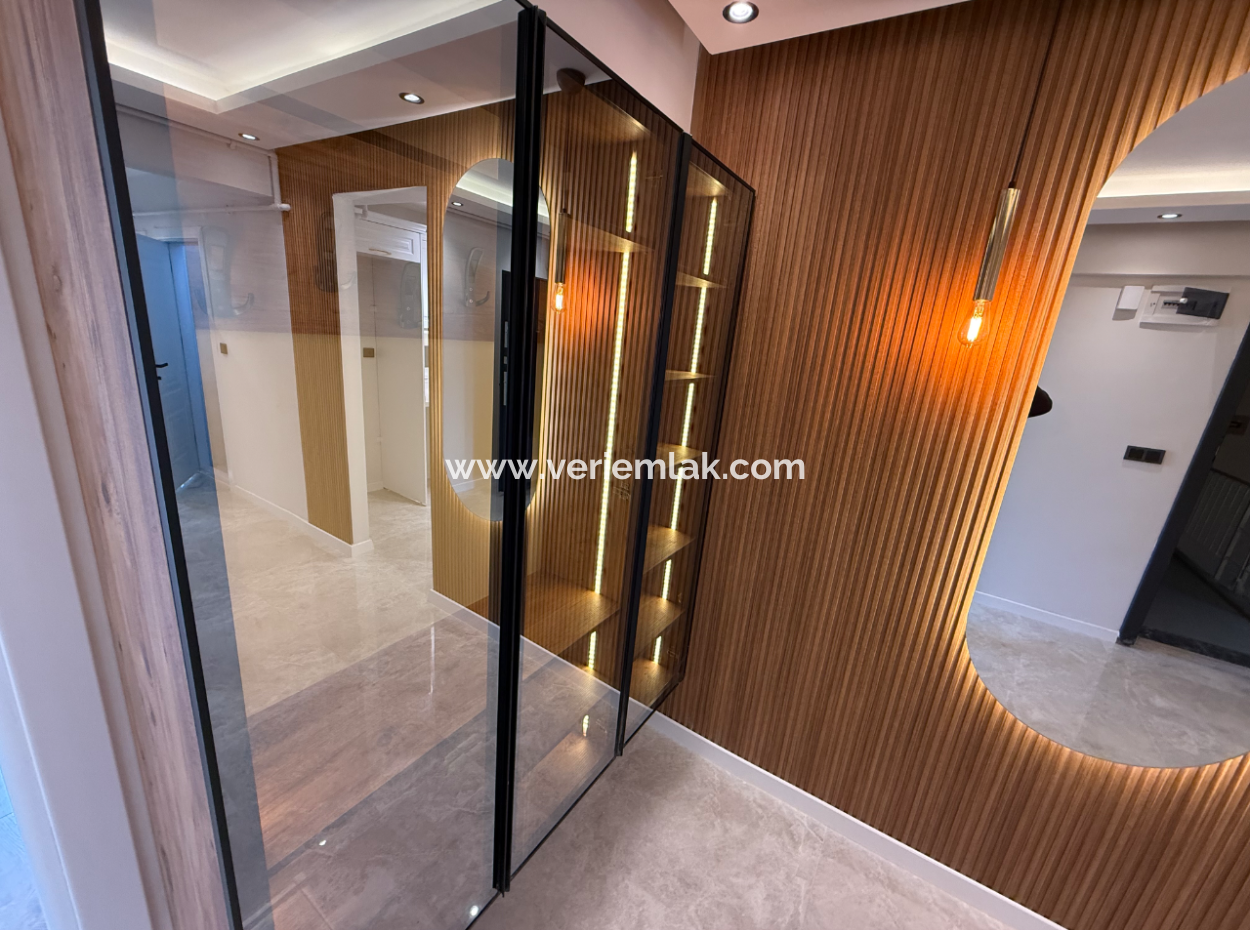 Balçova Ata Caddesi Girişi Full Tadilatlı Asansörlü Ferah Daire