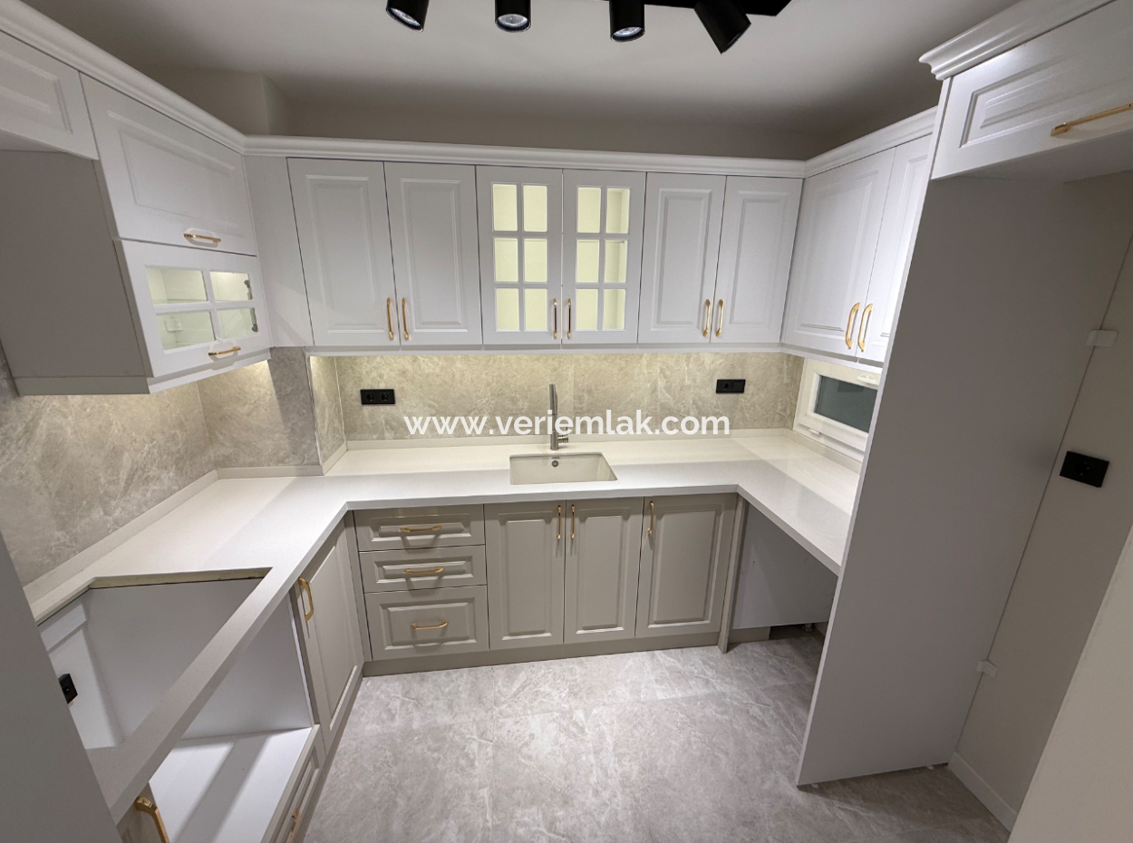 Balçova Ata Caddesi Girişi Full Tadilatlı Asansörlü Ferah Daire