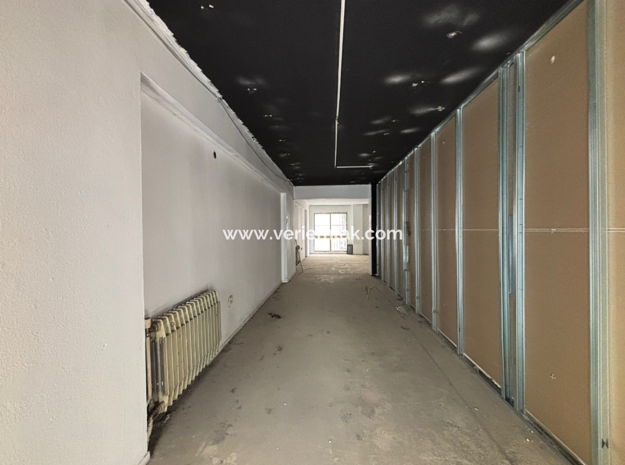 Konak Basmanede 3. Kat Boş 140M2 Asansörlü Satılık İş Yeri / Ofis !