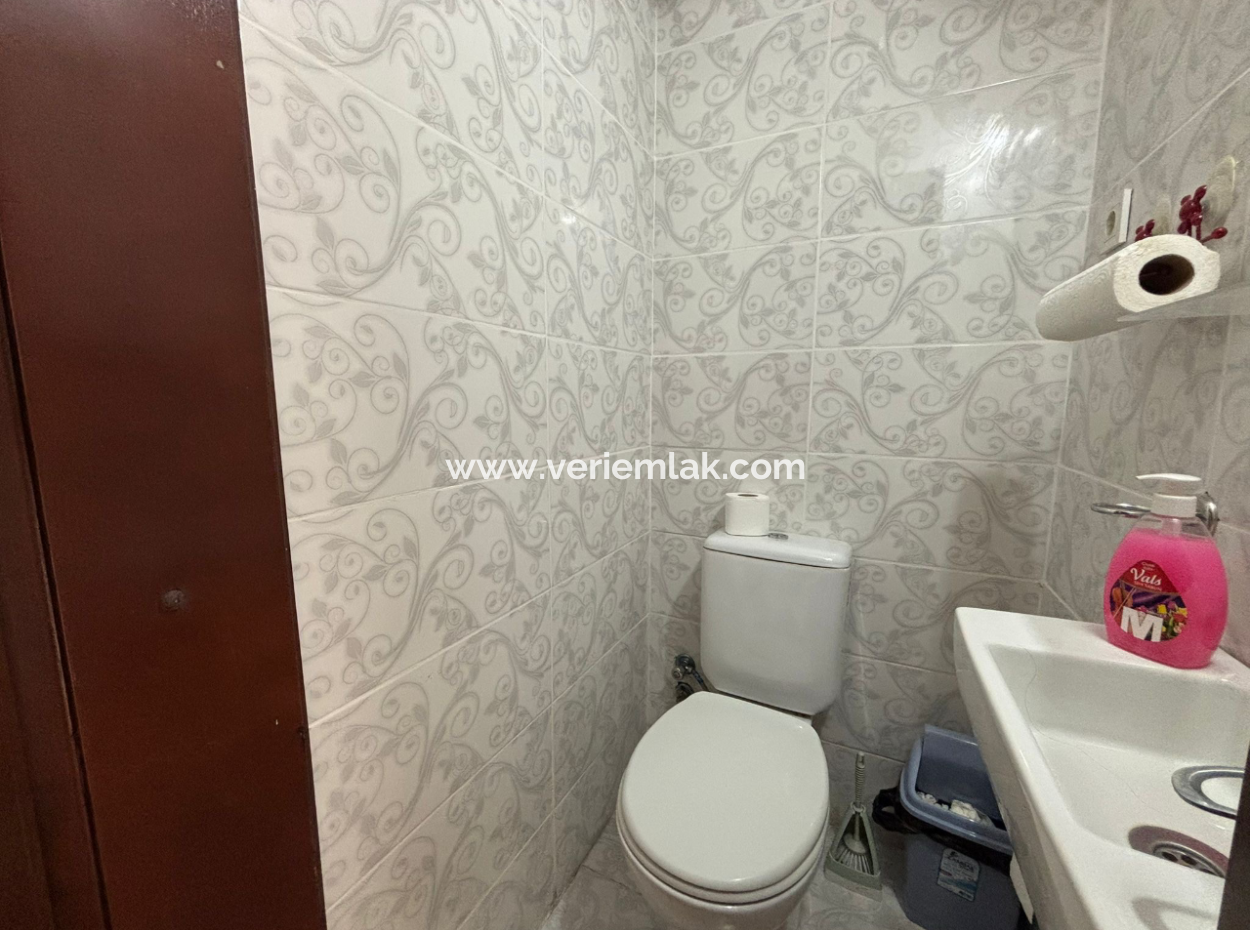 Konak Basmanede Boş 2.Kat Bakımlı 140M2 Satılık İş Yeri / Ofis