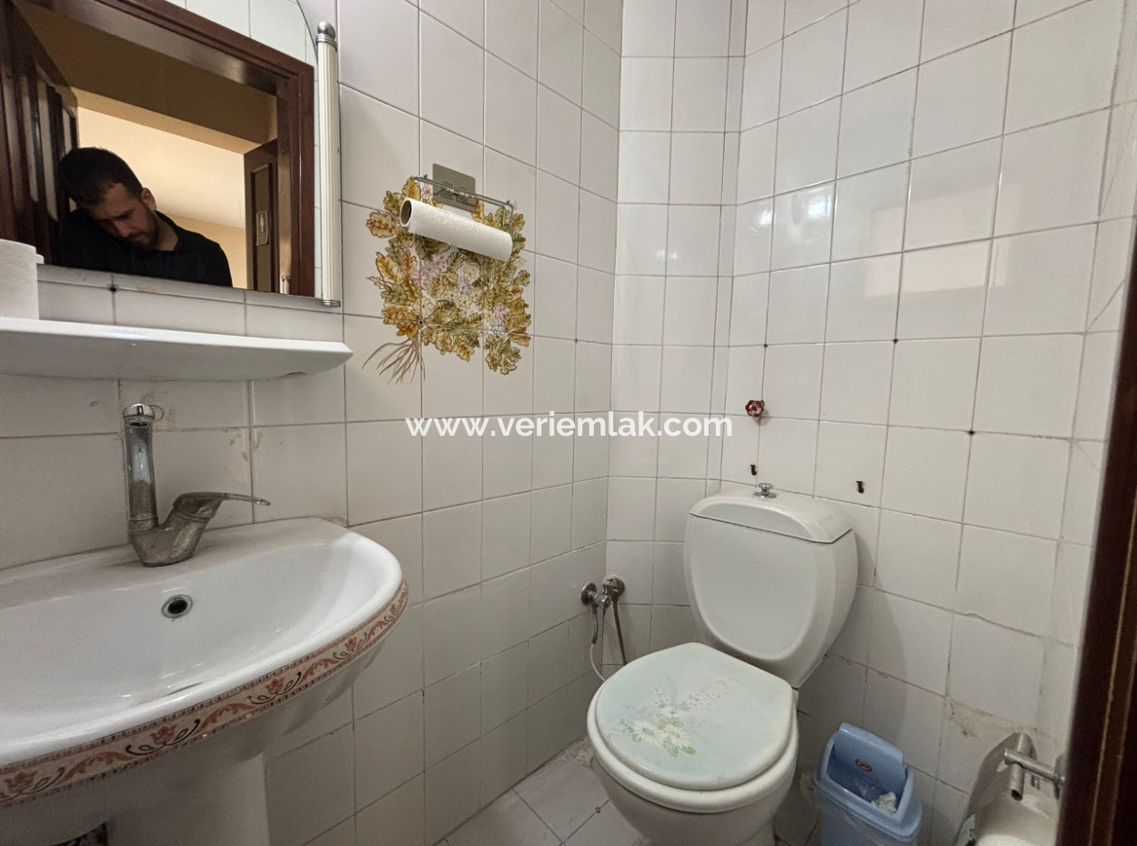 Konak Basmanede Boş 2.Kat Bakımlı 140M2 Satılık İş Yeri / Ofis