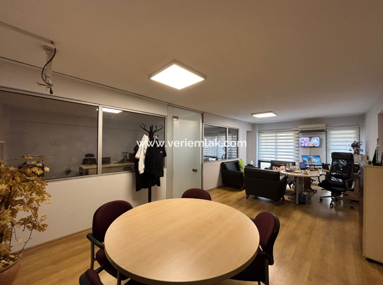 Konak Basmanede 1.Kat 140M2 Masrafsız Satılık İş Yeri /Ofis!