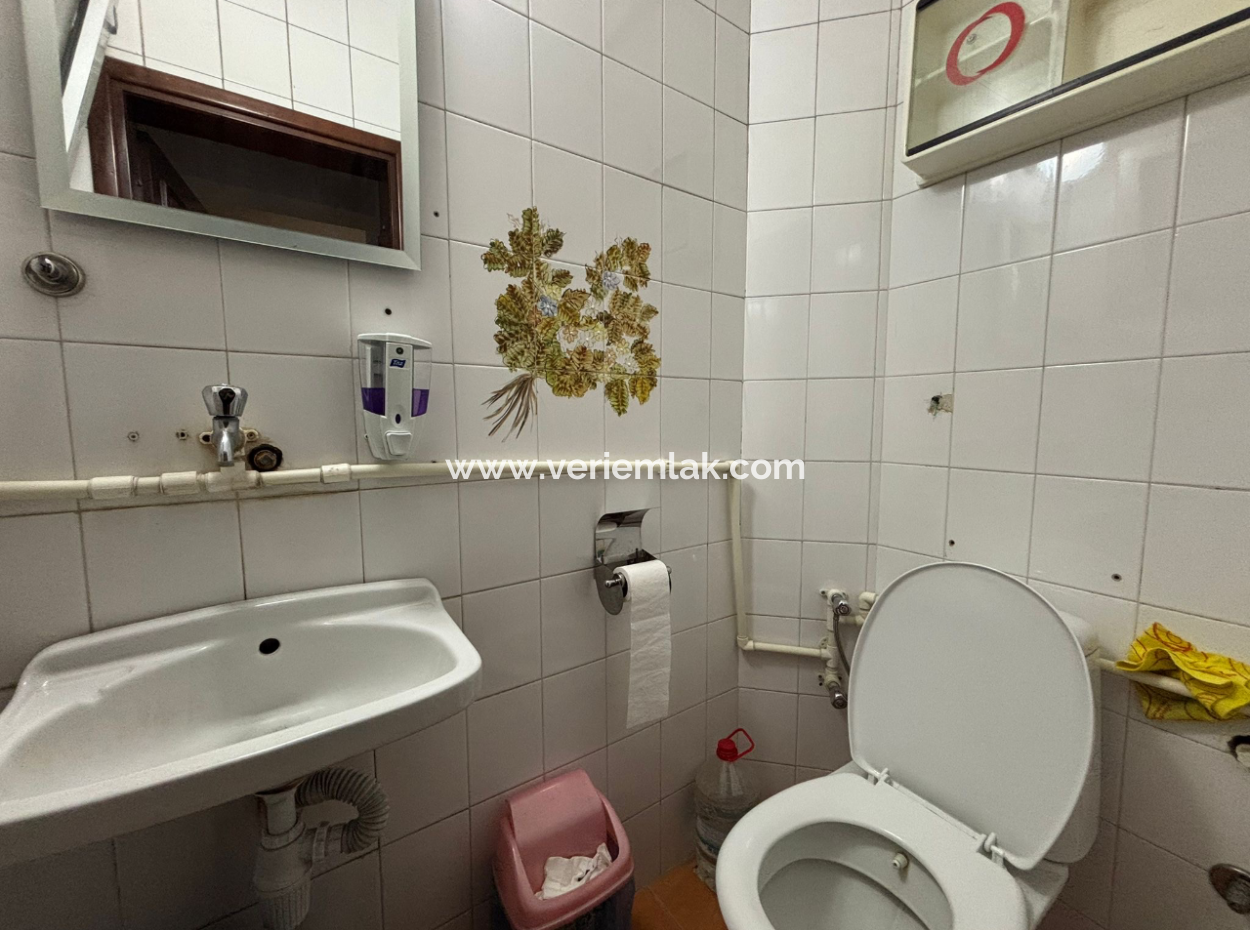 Konak Basmanede 1.Kat 140M2 Masrafsız Satılık İş Yeri /Ofis!