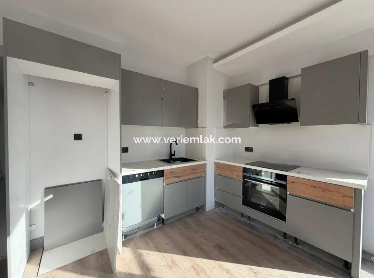 Akıllı Ev Sistemli, Geniş Balkonlu 2+1 Satılık Daire | İzmir Narlıdere