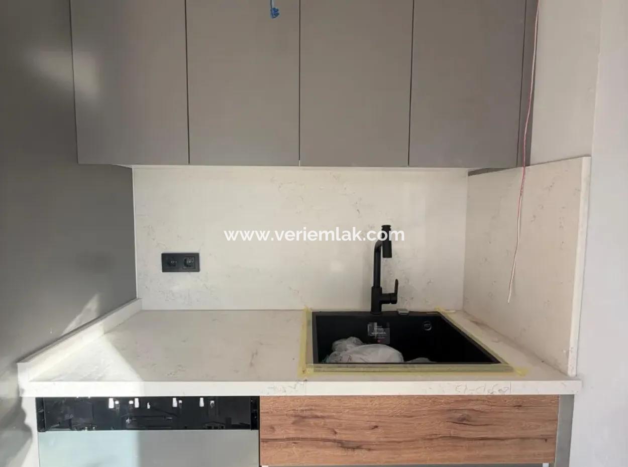 Akıllı Ev Sistemli, Geniş Balkonlu 2+1 Satılık Daire | İzmir Narlıdere