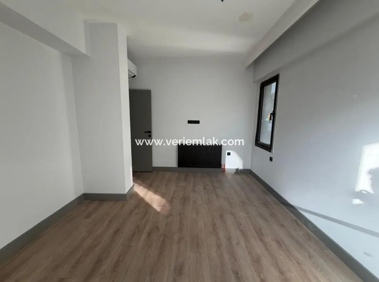 Akıllı Ev Sistemli, Geniş Balkonlu 2+1 Satılık Daire | İzmir Narlıdere