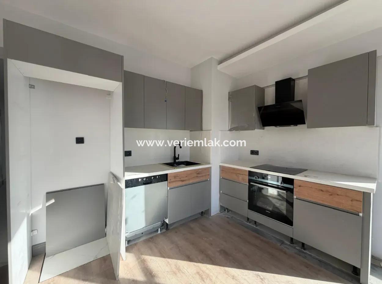 Akıllı Ev Sistemli, Geniş Balkonlu 2+1 Satılık Daire | İzmir Narlıdere