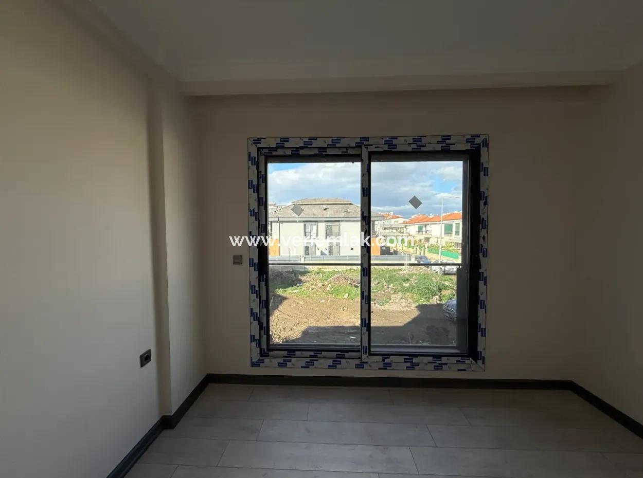 Villalar Bölgesinde Bahçeli 3+1 Konforlu Villa