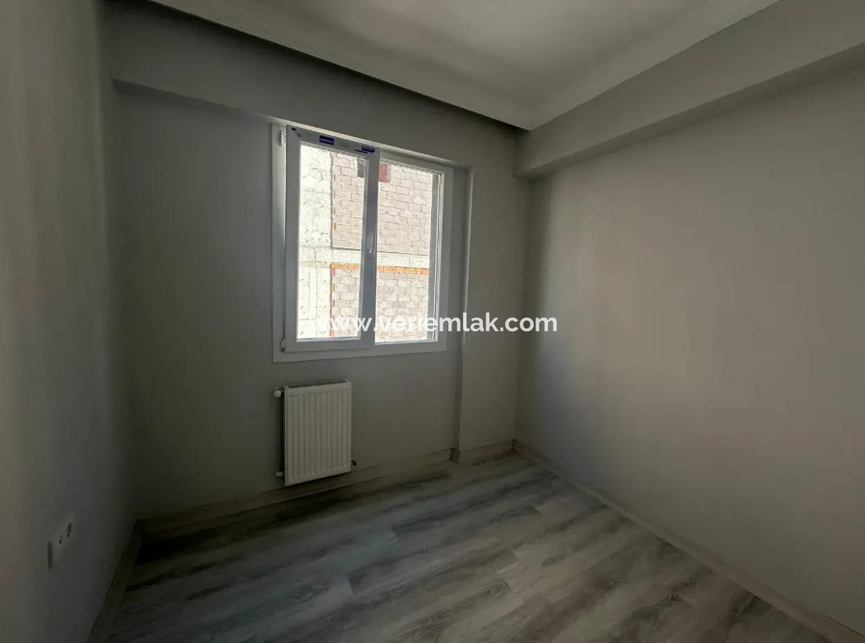 Seferihisar Gözsüzler Caddesi Yakını - Kapalı Mutfak - Satılık 3+1 Daire