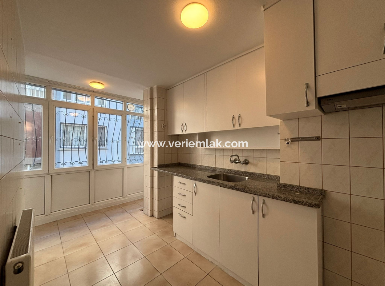 Alsancak Özel Sağlık Yakını 3+1 Kombili Kiralık Daire!