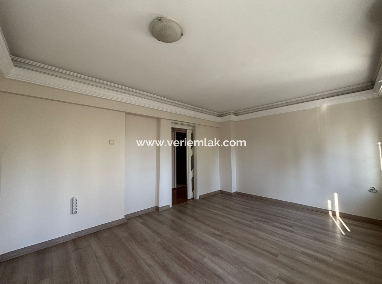 Alsancak Mimar Sinan’da Köşe 2+1 Kombili Kiralk Daire