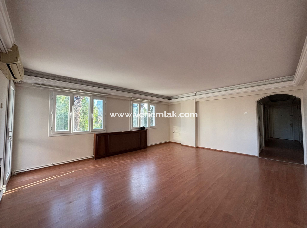 Alsancak Mimar Sinan’da Köşe 2+1 Kombili Kiralk Daire