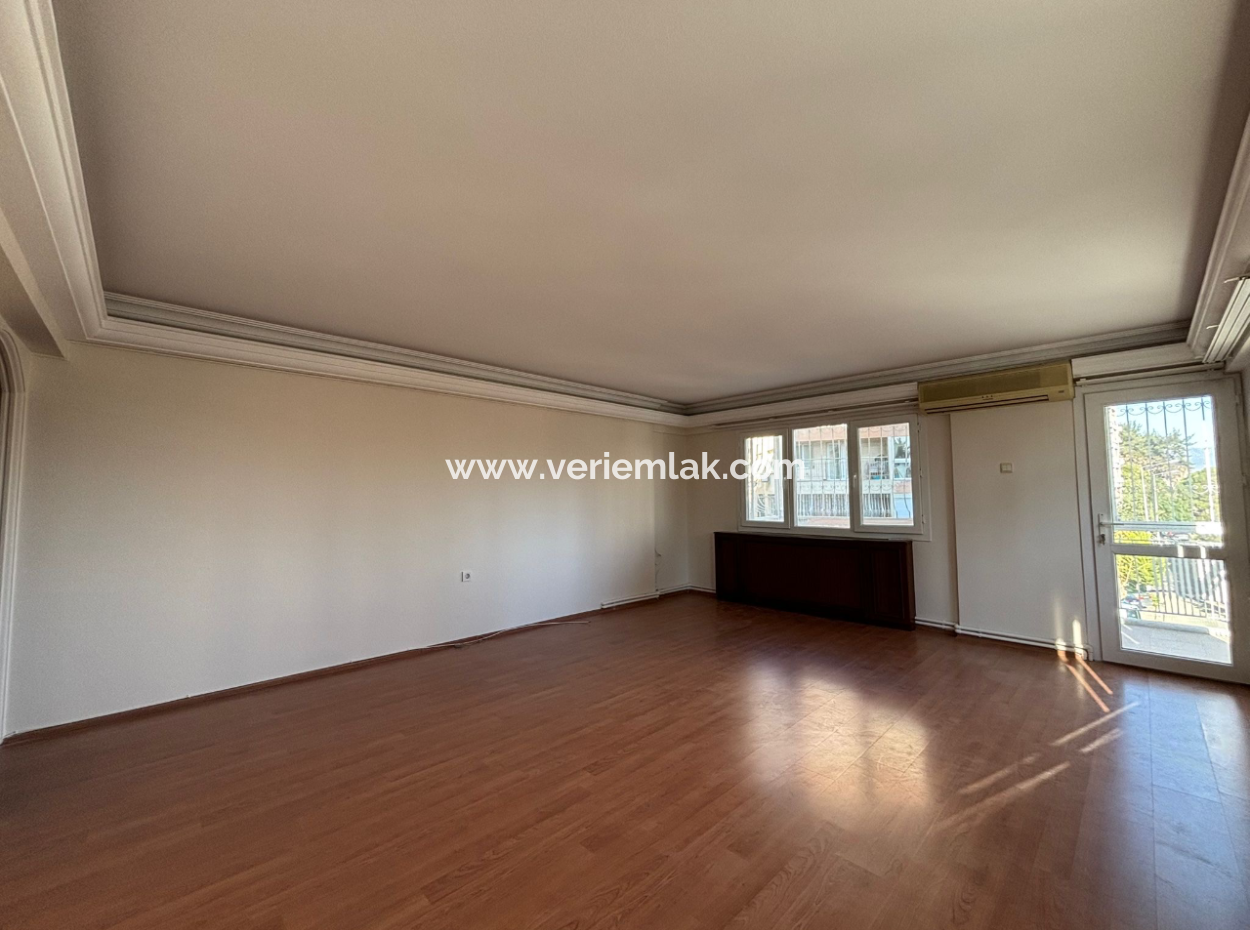 Alsancak Mimar Sinan’da Köşe 2+1 Kombili Kiralk Daire