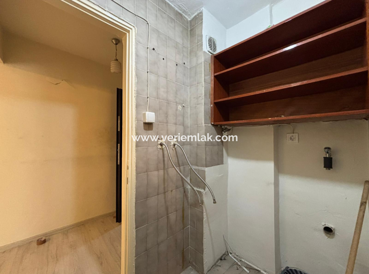 Alsancak Mimar Sinan Caddesi Üzerinde 1+1 Köşe  Kiralık Ofis / Daire!