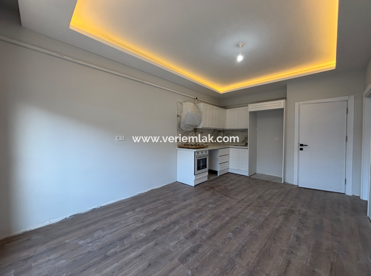 Seferihisar Turabiye’de Geniş Cepheli Satılık 2 Oda 1 Salon Daire