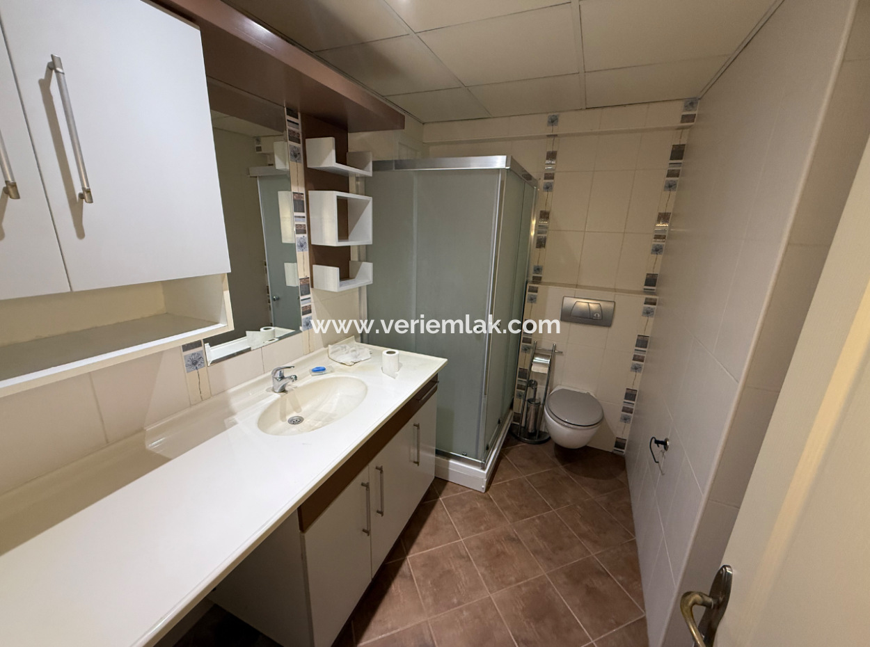 Narlıdere'de Kaya Thermal Yakınında Havuzlu Site'de Deniz Manzaralı