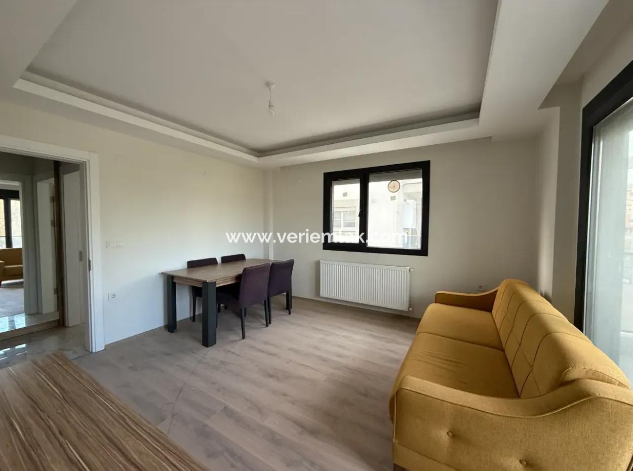 Seferihisar Camikebir’de Önü Açık, Geniş Balkonlu, Vestiyerli Sıfır 1+1 Satılık Daire