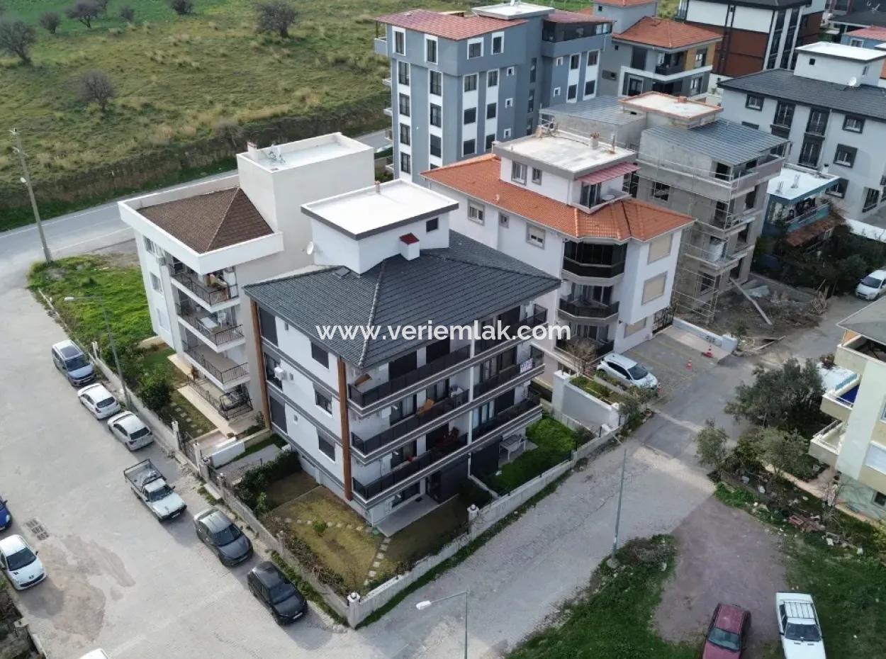 Seferihisar Camikebir’de Önü Açık, Geniş Balkonlu, Vestiyerli Sıfır 1+1 Satılık Daire