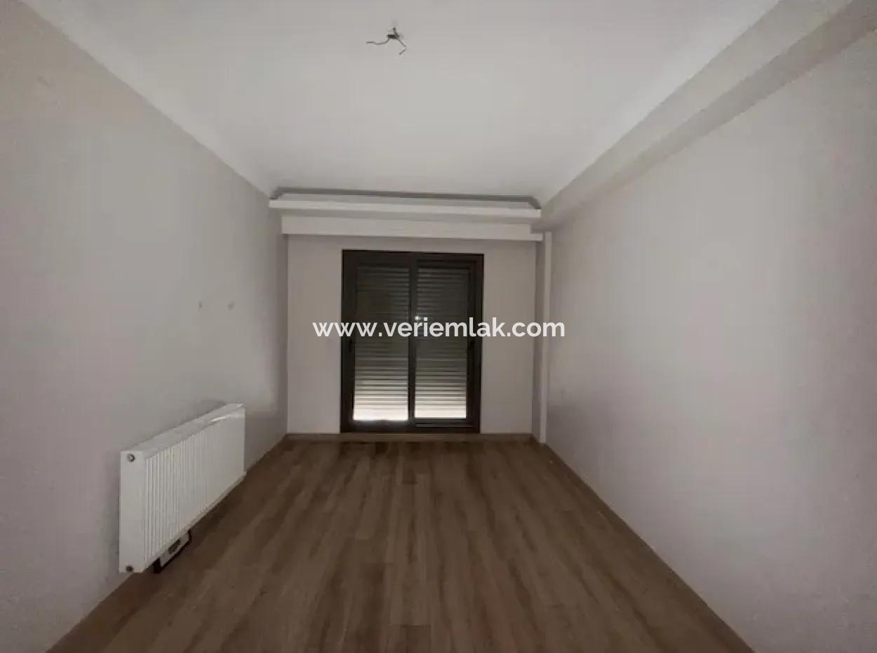 Seferihisar Camikebir'de Satılık 3+1 Özel Ve Lüks Daire