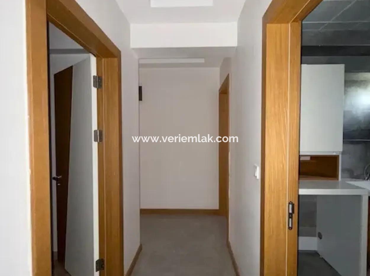 Seferihisar Camikebir'de Satılık 3+1 Özel Ve Lüks Daire