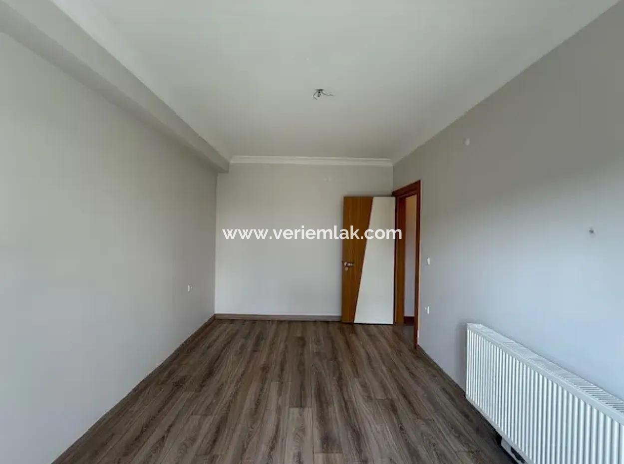 Seferihisar Camikebir'de Kiralık 3+1 Özel Ve Lüks Daire