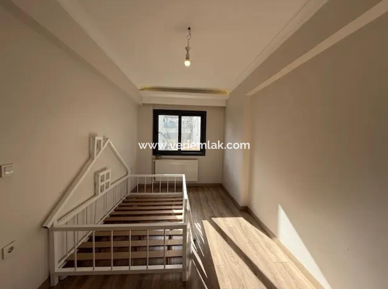 Seferihisar Camikebir'de Kiralık 3+1 Özel Ve Lüks Daire