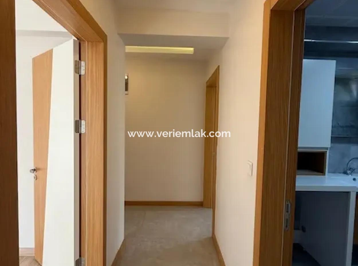 Seferihisar Camikebir'de Kiralık 3+1 Özel Ve Lüks Daire