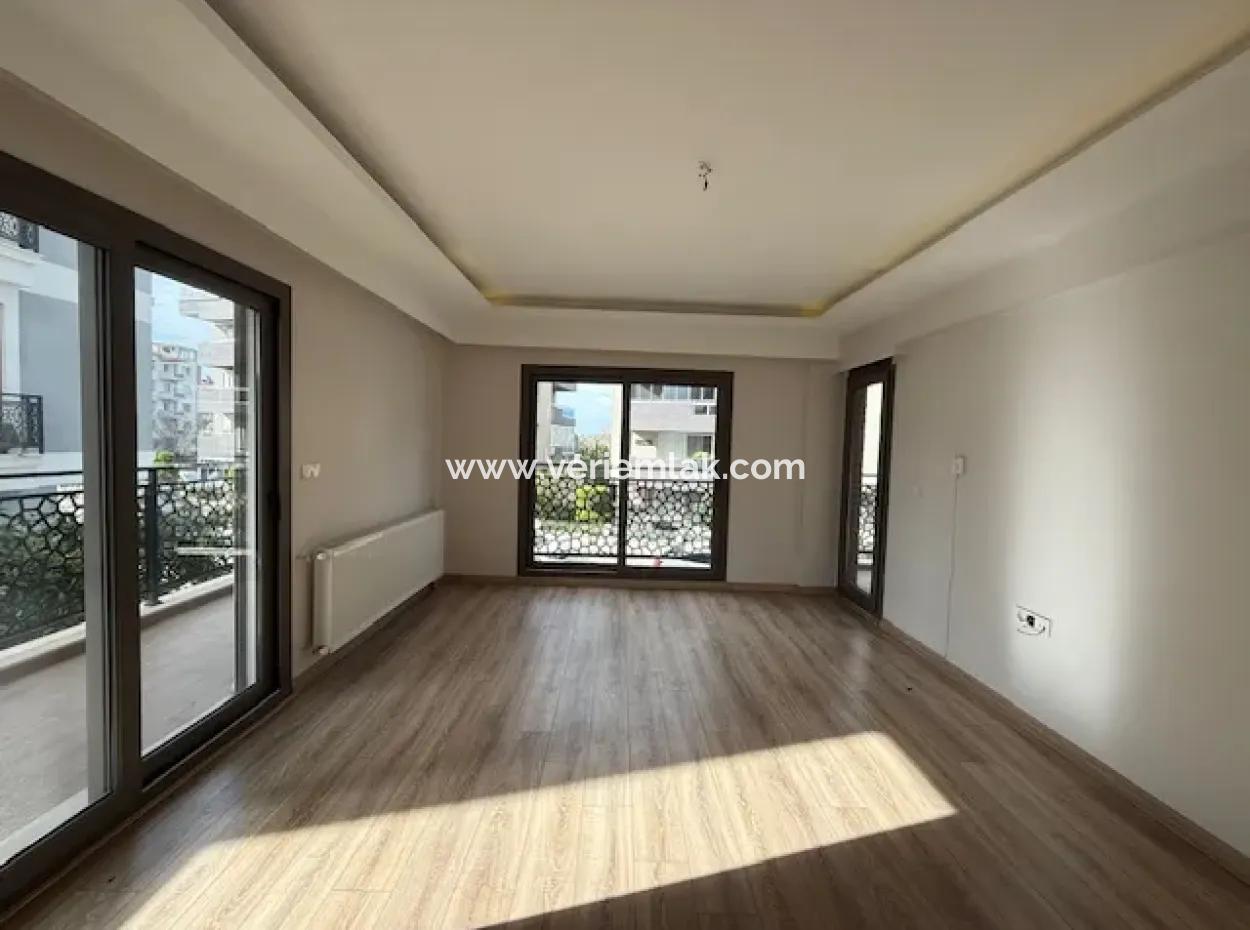 Seferihisar Camikebir'de Kiralık 3+1 Özel Ve Lüks Daire