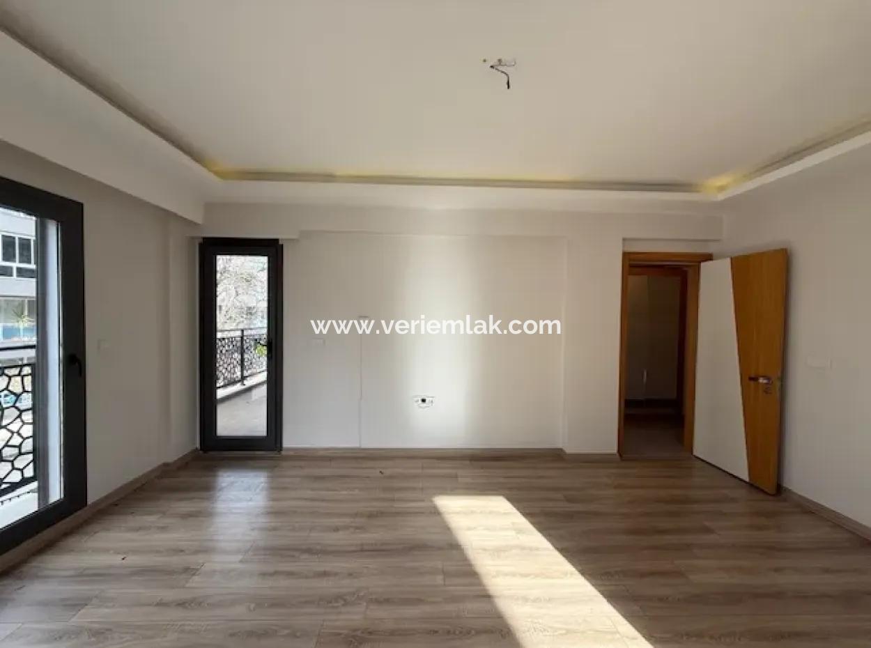 Seferihisar Camikebir'de Kiralık 3+1 Özel Ve Lüks Daire