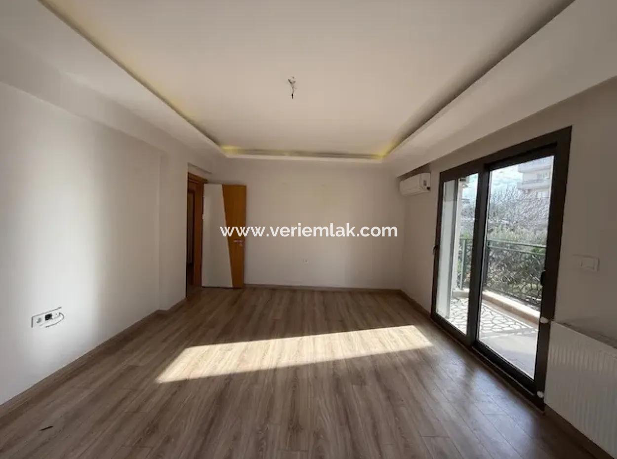 Seferihisar Camikebir'de Kiralık 3+1 Özel Ve Lüks Daire