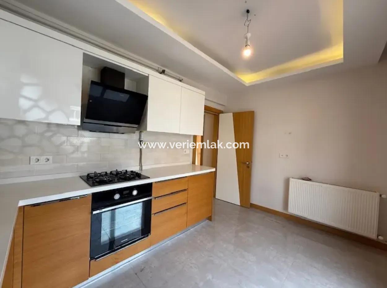 Seferihisar Camikebir'de Kiralık 3+1 Özel Ve Lüks Daire