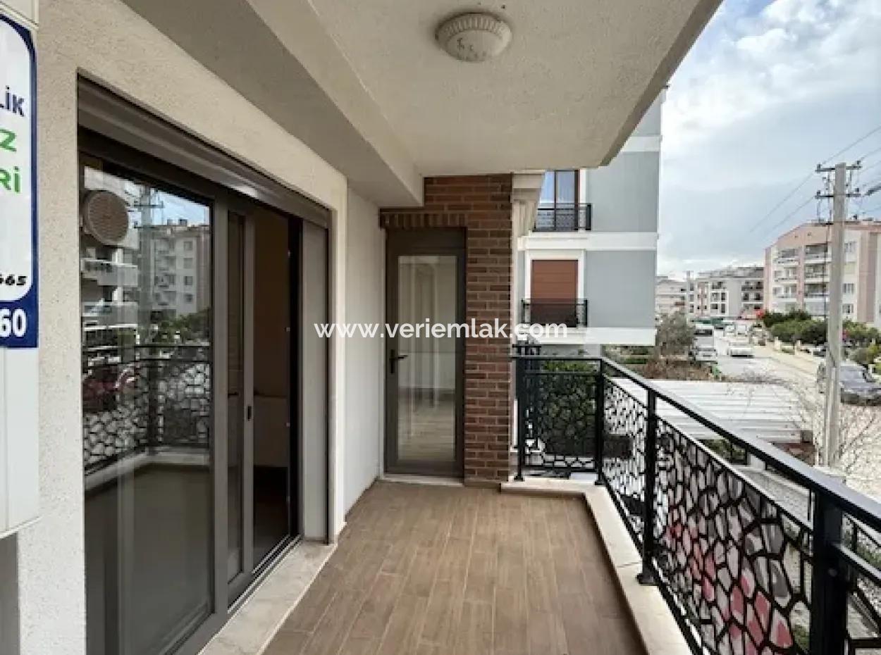 Seferihisar Camikebir'de Kiralık 3+1 Özel Ve Lüks Daire