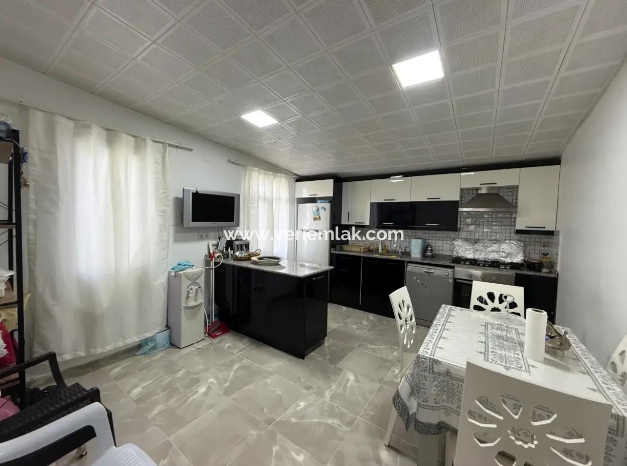 Seferihisar Akarca Atakum Sitesi’nde Bahçeden Deniz Manzaralı Satılık Villa