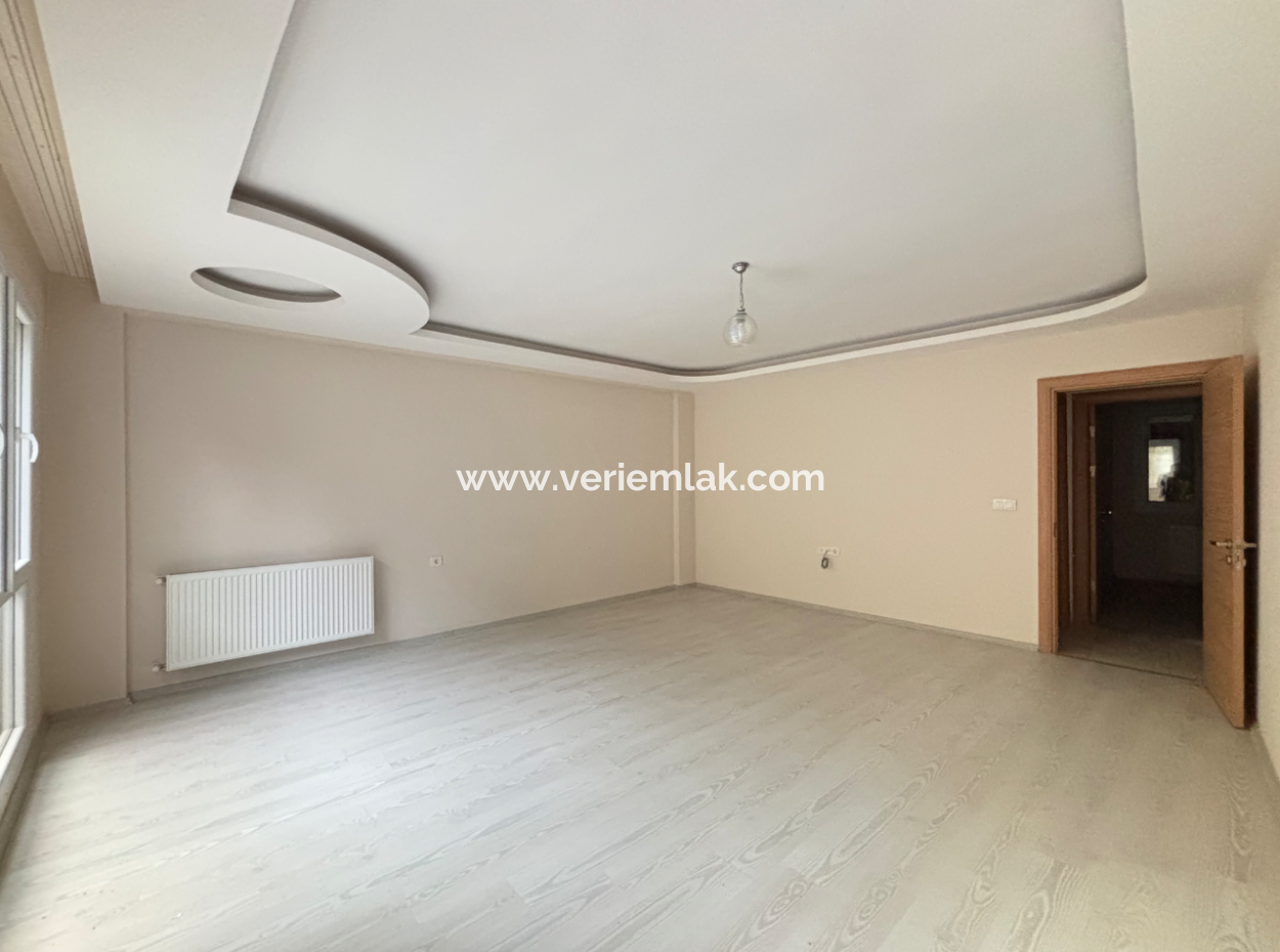 Seferihisar Hıdırlık Mahallesi Bahçe Nizamlı Doğalgazlı  Kiralık 3+1 Daire