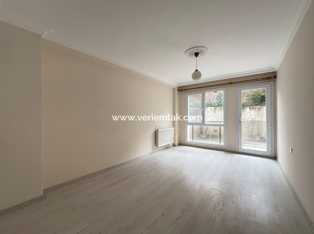 Seferihisar Hıdırlık Mahallesi Bahçe Nizamlı Doğalgazlı  Kiralık 3+1 Daire