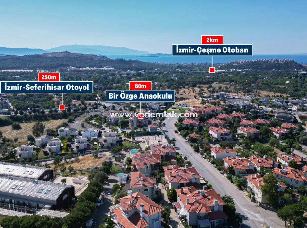 Güzelbahçe Kahramandere Avukatlar Sitesi’nde  Bahçeli – Şömineli – 3+1 Kiralık Villa