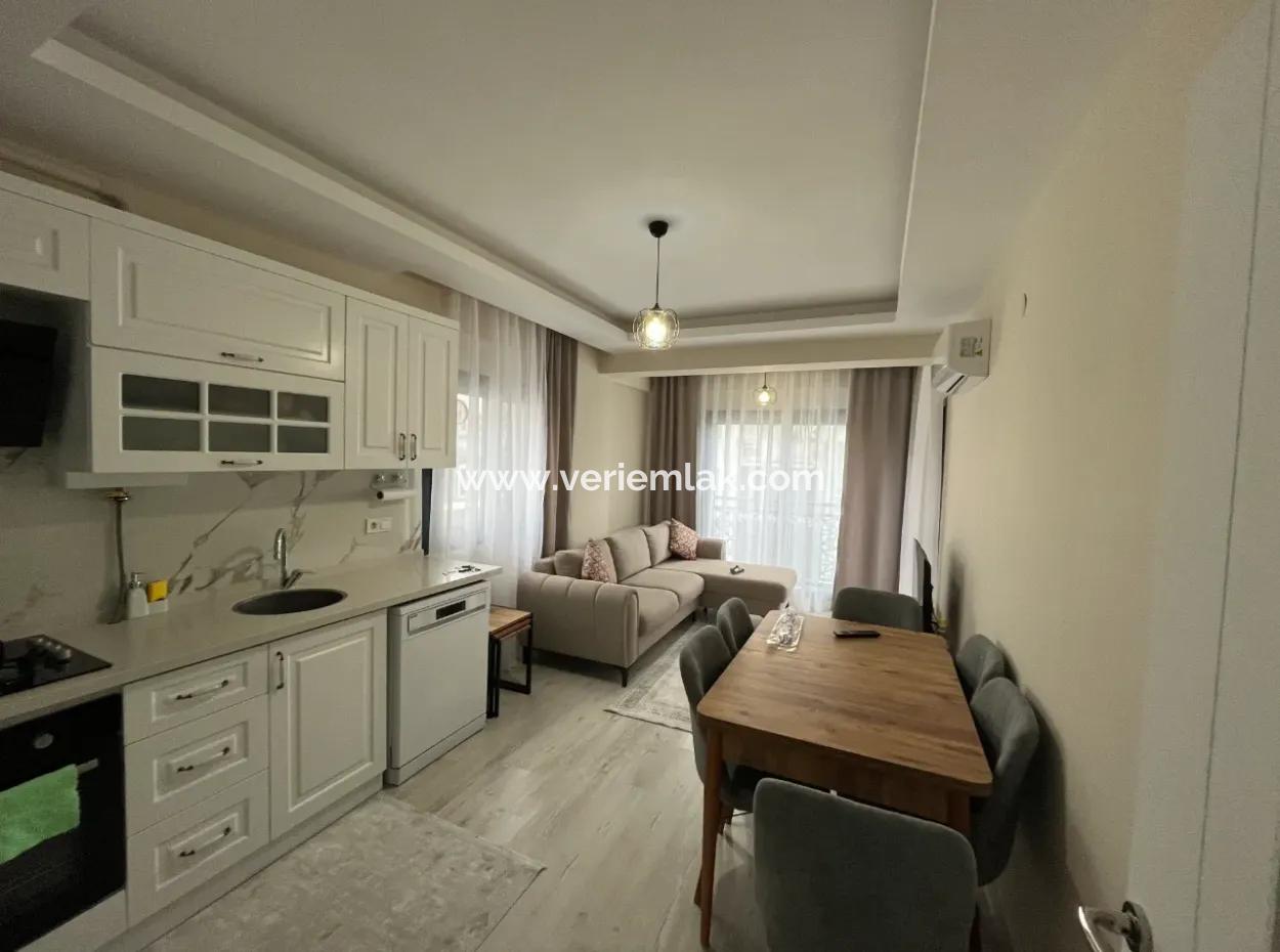 Seferihisar Camikebir Mahallesi’nde, İzmir Caddesi’ne Yakın Geniş 1+1 Daire