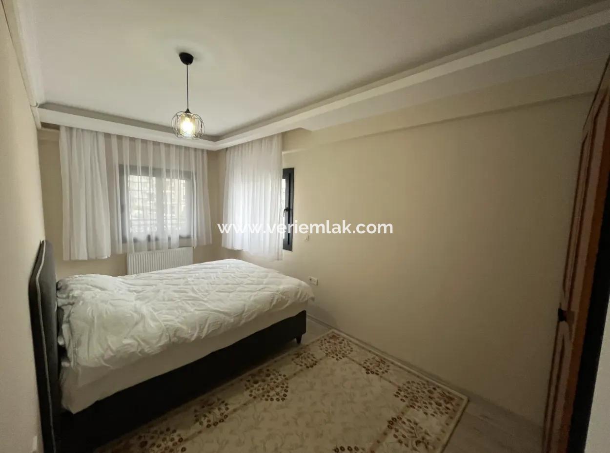 Seferihisar Camikebir Mahallesi’nde, İzmir Caddesi’ne Yakın Geniş 1+1 Daire