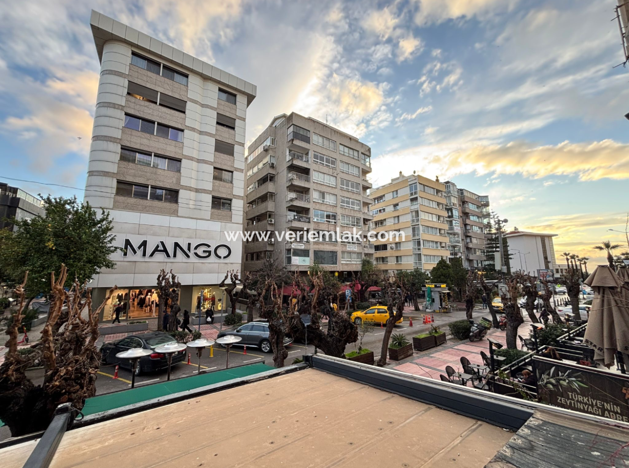 Alsancak Mustafa Enver Bey Caddesi’nde Merkezi Konumda, Geniş Ve Kullanışlı 4+1 Kiralık Daire.