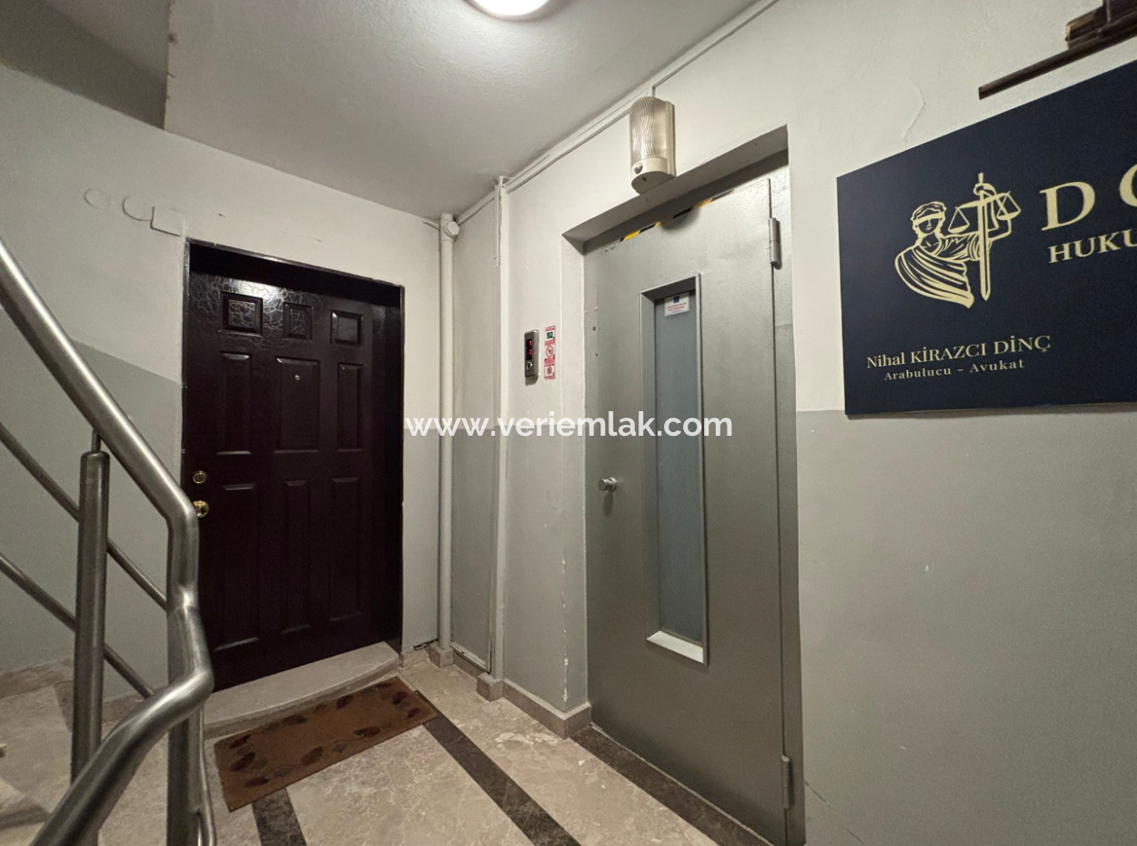 Alsancak Mustafa Enver Bey Caddesi’nde Merkezi Konumda, Geniş Ve Kullanışlı 4+1 Kiralık Daire.