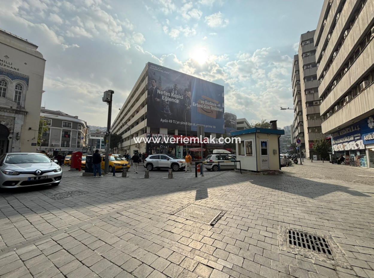 Konak Kemeraltı Girişi Yakınıda 1000M2 Komple Kiralık Bina!