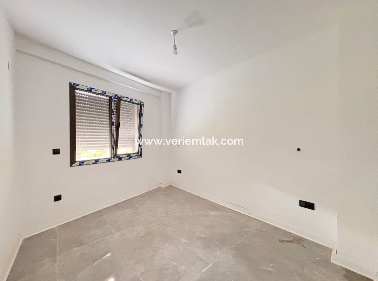 Seferihisar Hıdırlık Cami Yakını Yerden Isıtmalı Satılık 2+1 Daire