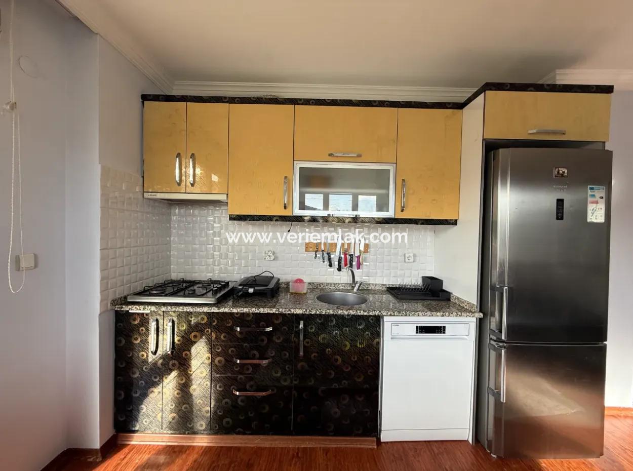 Seferihisar Sığacık’ta Marinaya Ve Kaleiçi’ne Yakın Kiralık Eşyalı 2+1 Daire