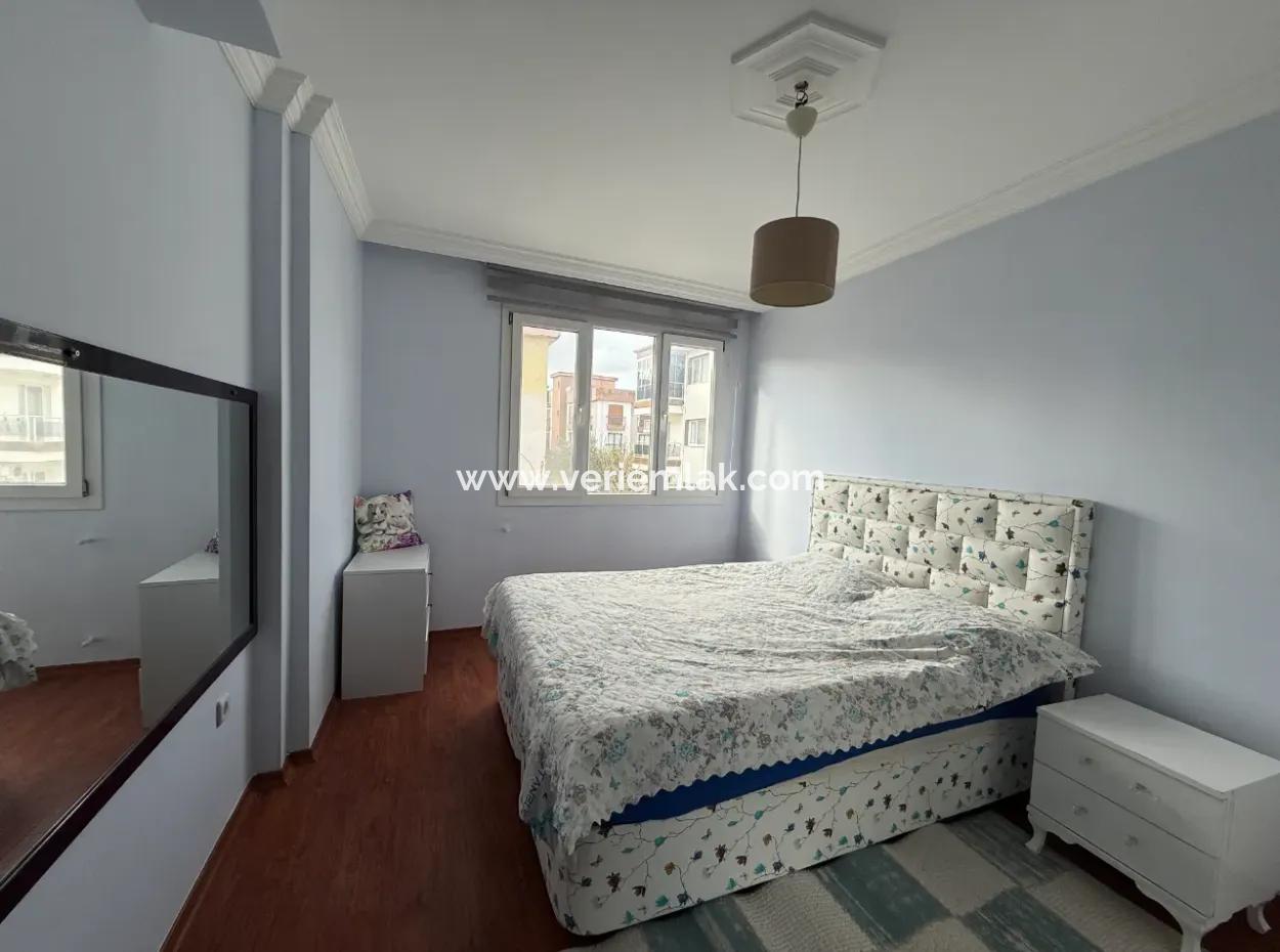 Seferihisar Sığacık’ta Marinaya Ve Kaleiçi’ne Yakın Kiralık Eşyalı 2+1 Daire