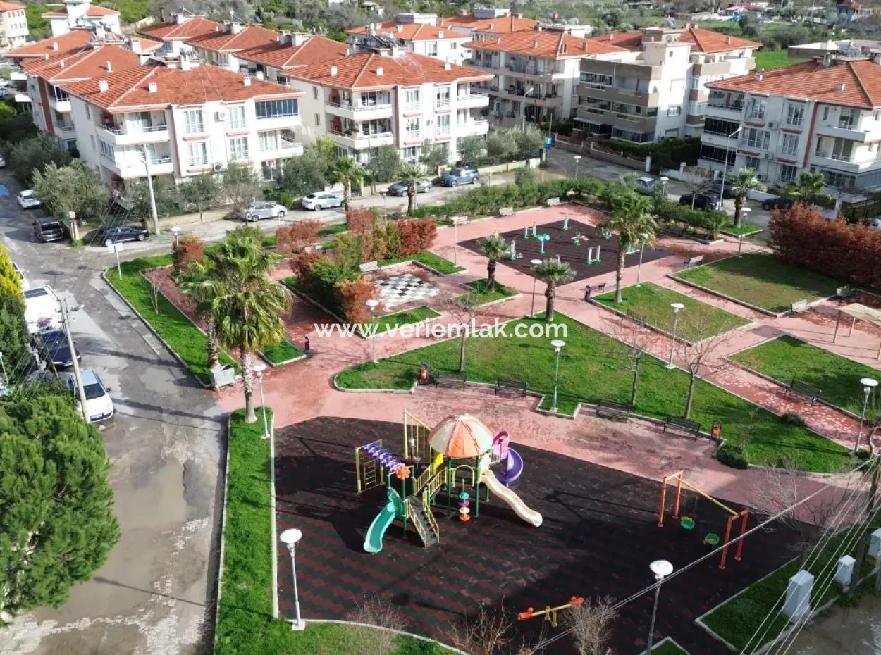 Seferihisar Sığacık’ta Marinaya Ve Kaleiçi’ne Yakın Kiralık Eşyalı 2+1 Daire